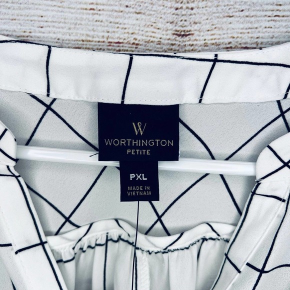 Women’s Worthington white and black grid patterned blouse, NWT - Picture 2 of 6